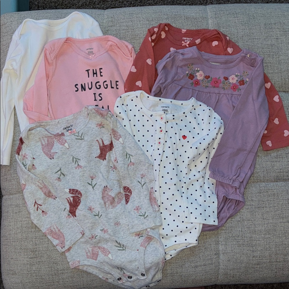 Carter's set of 6 Baby Bodysuits